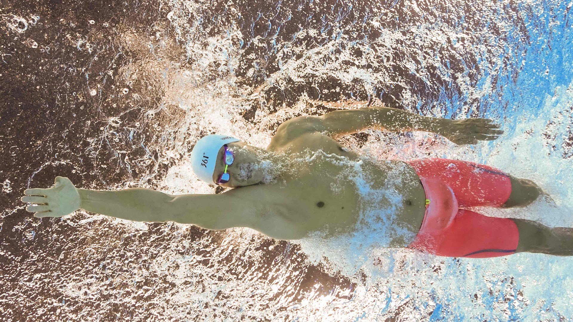 篮网对阵新疆队,米切尔如何成为攻防转换的心脏