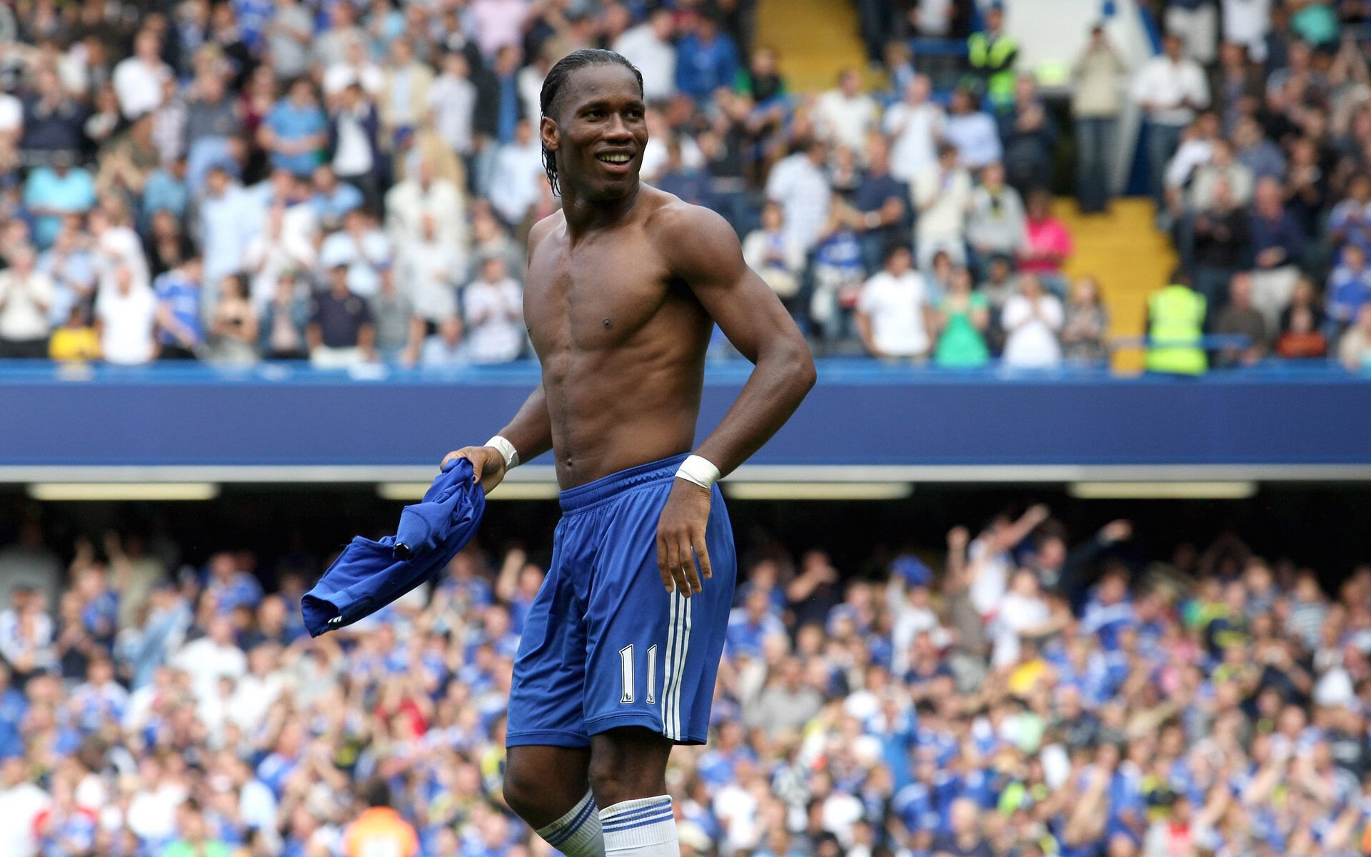 开云官方平台-曼城巅峰对决拜仁，萨内关键一击，铸就蓝月王朝新篇章